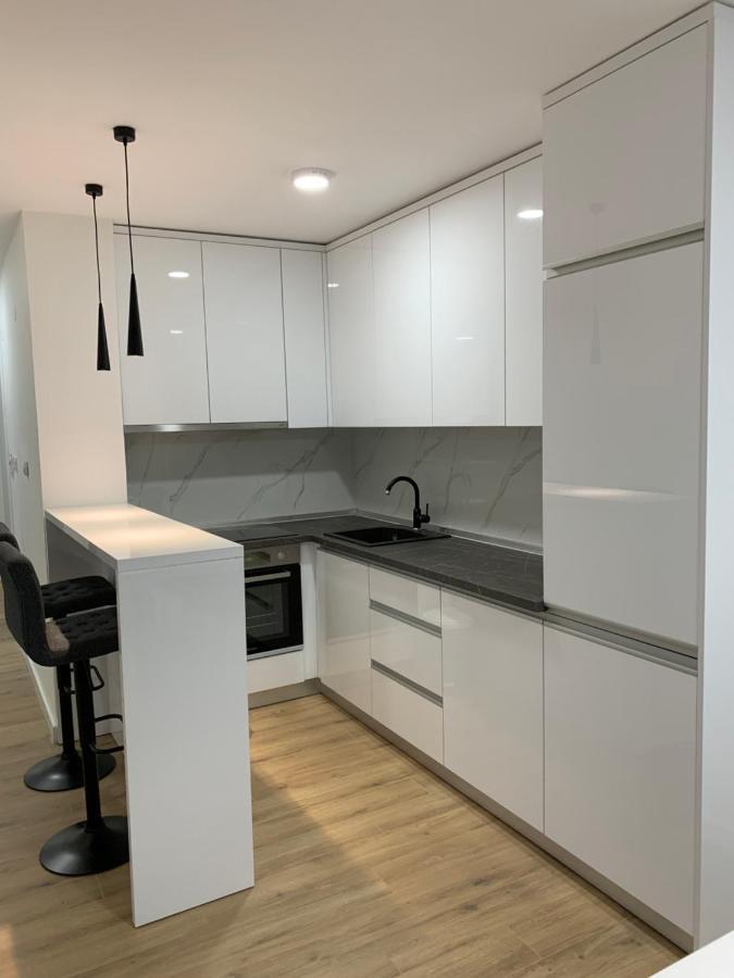 Central Аpartment Foca With Garage Bagian luar foto