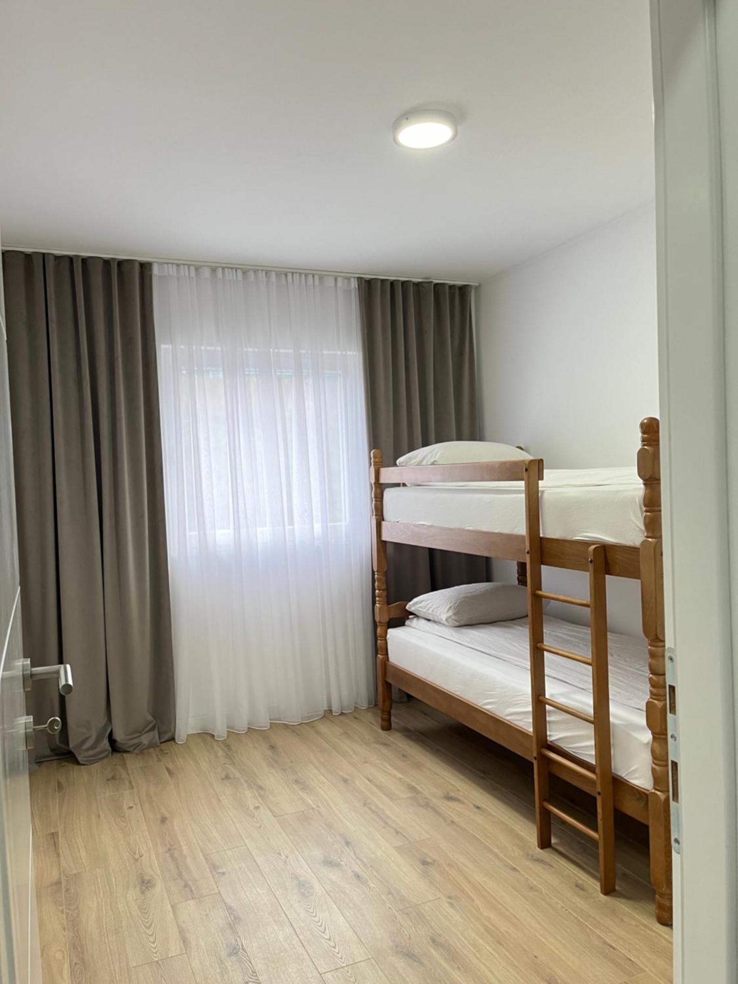 Central Аpartment Foca With Garage Bagian luar foto